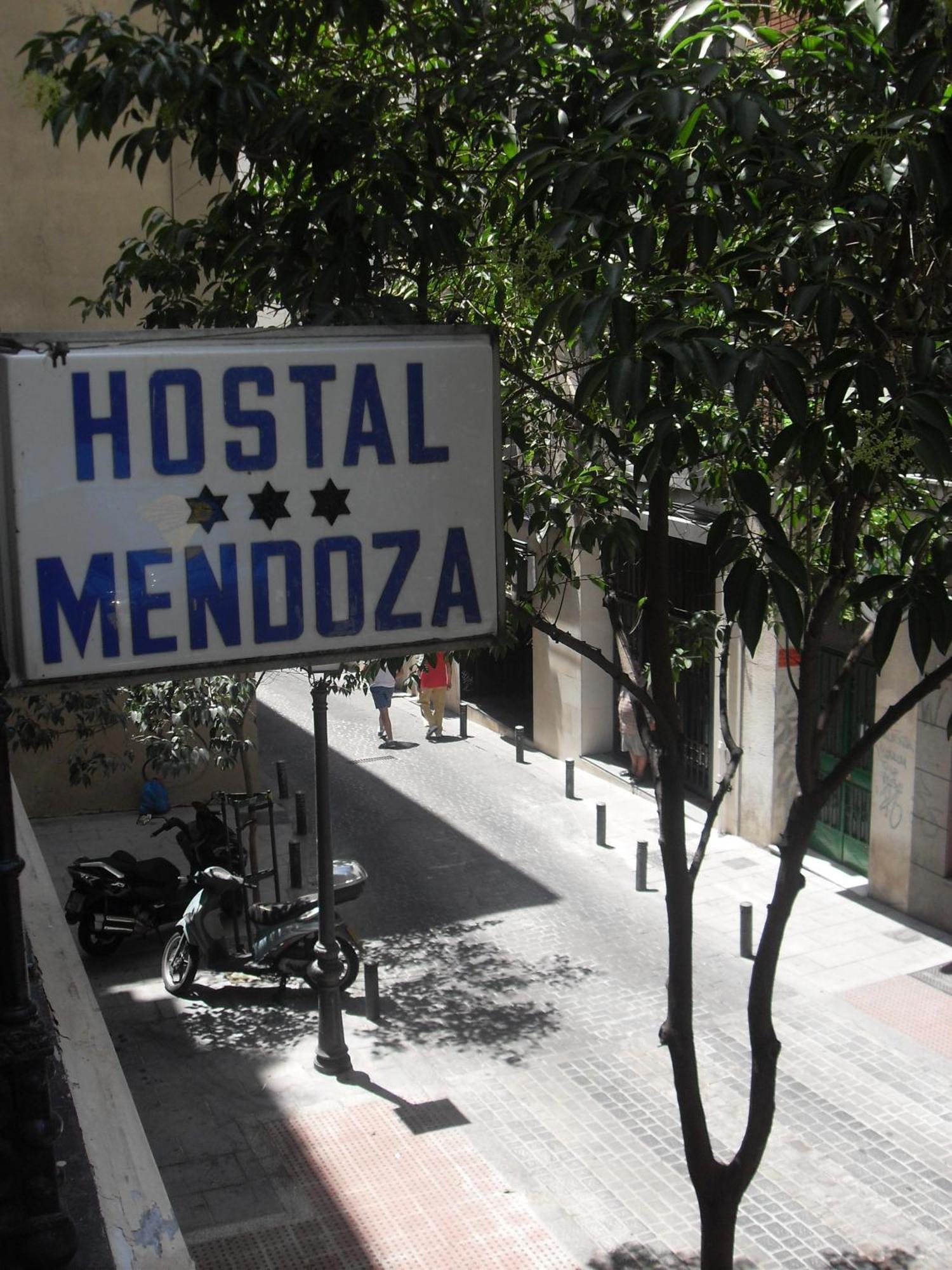 Hostal Mendoza Madryt Zewnętrze zdjęcie